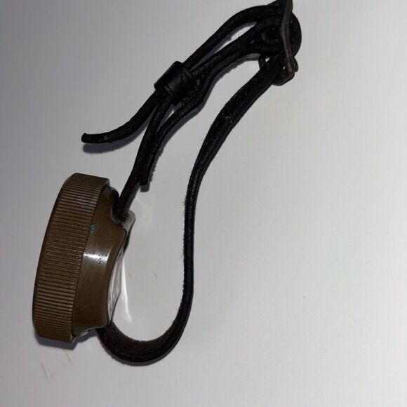 WWII US Army Bakelite Paratrooper Wrist Compass Superior Magneto WW2 - Picture 4 of 8